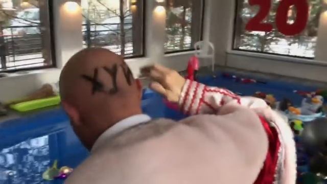 ДЕД МОРОЗ НА ХАЙПЕ | СЛИВ | НОВОГОДНЕЕ ВЕСЕЛЬЕ ДЕДА МОРОЗА И СНЕГУРОЧКИ смотреть онлайн