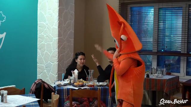 Сжигание чека 90 000 гостя в Ocean Basket Lazurnyi смотреть онлайн