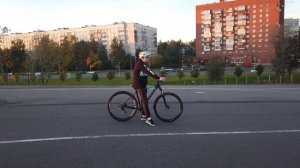 Как встать на заднее колесо на велосипеде? 5 крутых способов сделать вилли