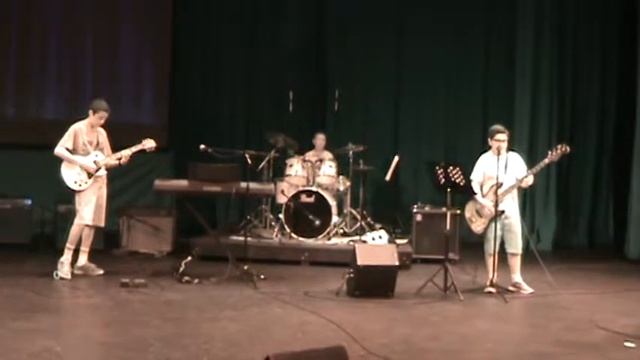 Seek and Destroy- Battle of the Bands смотреть онлайн