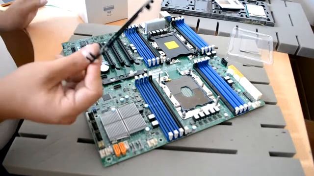 Установка системы охлаждения Socket LGA 3647, Supermicro X11DPi-N смотреть онлайн