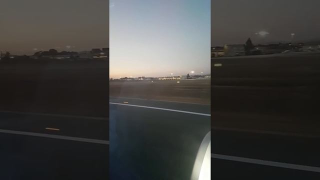 Boeing 737-800 . Take off from cagliari airport смотреть онлайн