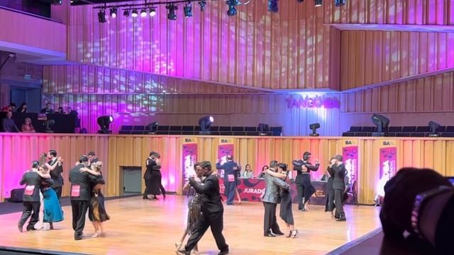 Hoi Shan Leung y Victor Cho at Mundial de Tango 2023 semi-final song 1 смотреть онлайн