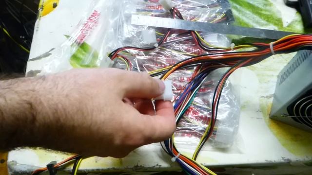 Переходник Noname Molex - SATA. Noname Molex-SATA adapters. смотреть онлайн