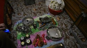 Разбор телевизора SONI KV-25K1R на металлы.