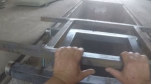 Мини подъемник для смотровой ямы и тележка из старых роликов.