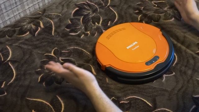Робот пылесос Philips EasyStar смотреть онлайн
