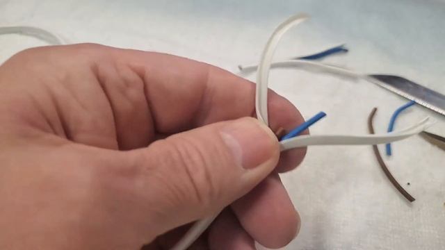 Как обрезать и изолировать провод смотреть онлайн