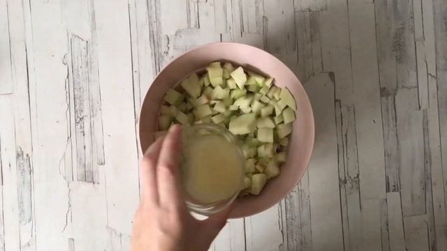 Сборный пирог из булочек с яблоками и орехами ? Яблочный пирог из дрожжевого теста на молоке смотреть онлайн