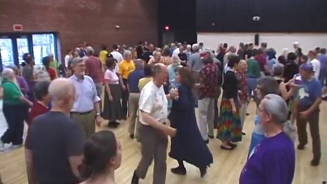 Birdie in the Cage and Seven Hands Round - square dance смотреть онлайн