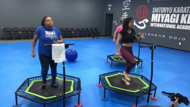 Jumping Fitness - Azukita смотреть онлайн