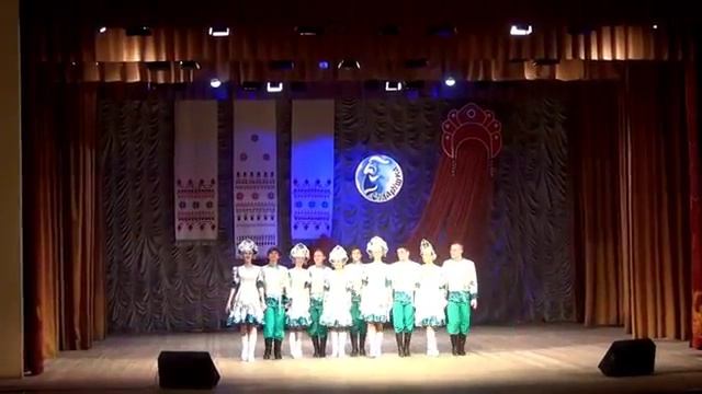 Танец Россия-Матушка танцует Ансамбль Сударушка