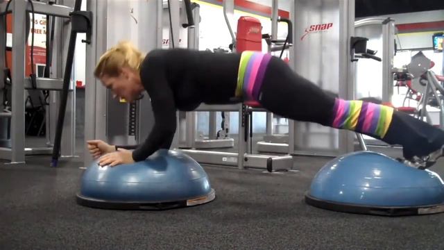 Plank Work on BOSU смотреть онлайн