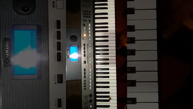 How to create beat on keyboard Yamaha PSR=E443. смотреть онлайн
