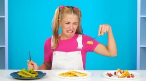 Кулинарный Челлендж: Я против Бабушки | Секреты и гаджеты для кухни от BaRaDa Challenge