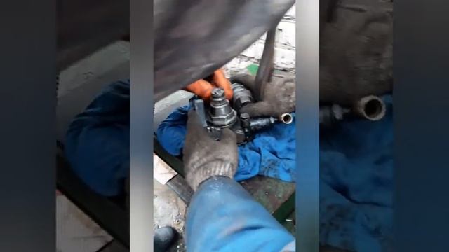 Не сбрасывает воздух на Мазу/ Одна из причин / Маз тягач /Маз 6422/ влага масло осушитель смотреть онлайн