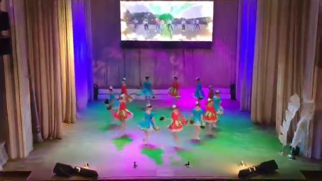 «Щасливі діти живуть в Україні» ЦДЮТ ансамбль сучасного танцю «Райдуга-ШаНс» смотреть онлайн