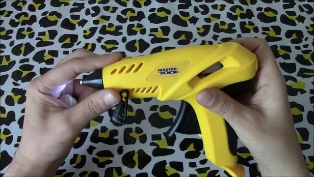 Обзор клеевого пистолета MASTER TOOL 42-0503 смотреть онлайн