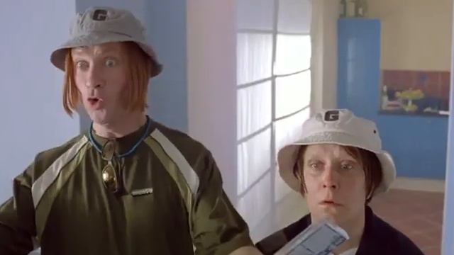 Кевин и Пэрри уделыват всех