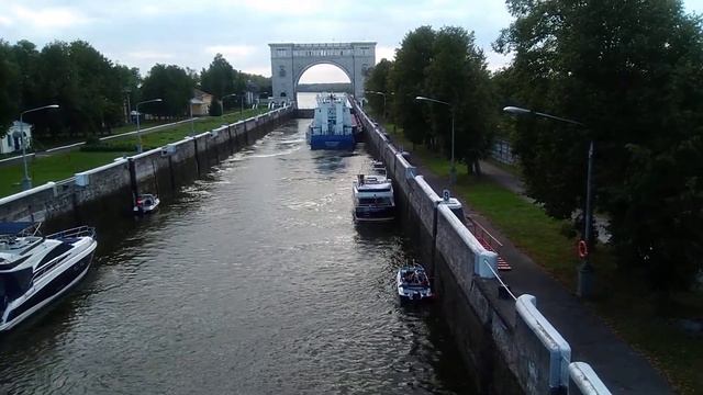 УГЛИЧ ПЛАТИНА смотреть онлайн