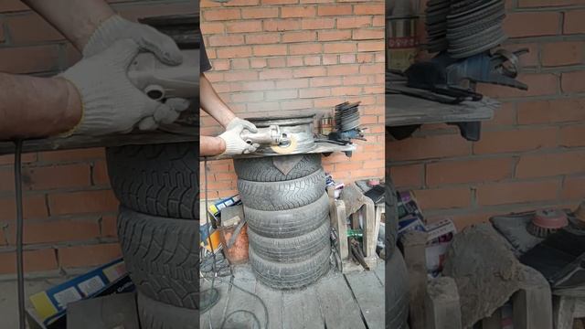 Чистим старые диски от грязи и окиси. смотреть онлайн