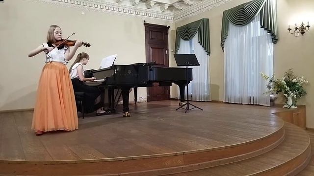 Ф. Шуберт. "Пчёлка" смотреть онлайн