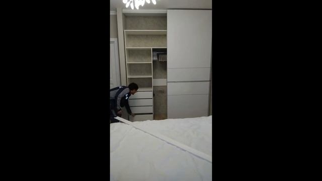 Обзор шкафа-купе с раздвижной системой дверей NOVA Аристо в спальную комнату смотреть онлайн
