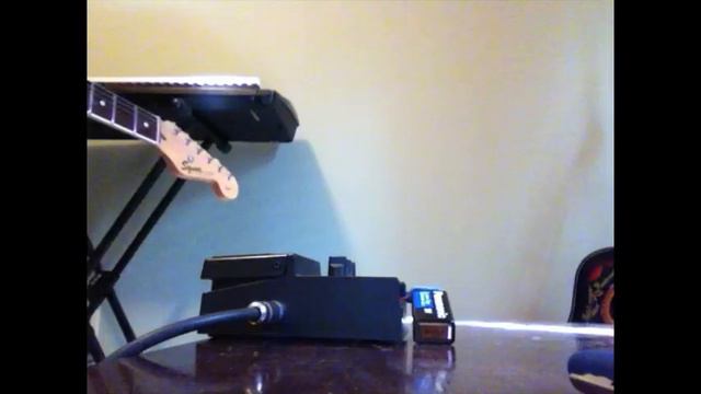Fender Venus Guitar + Rocktek Effects + Fender 25R Amp Review смотреть онлайн