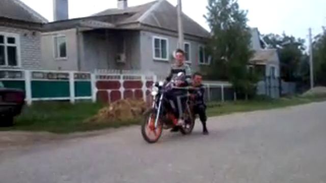 Гриферы бороздят на мото , Перекрытые типы !!! Новопавловск смотреть онлайн