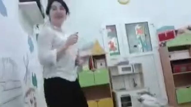Дискотека в ясельной группе под Artik и Asti смотреть онлайн