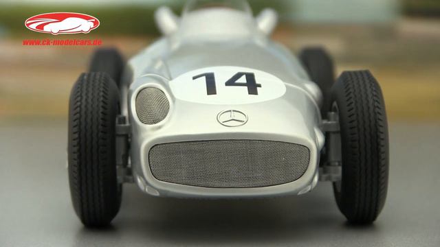 ck-modelcars-video: Mercedes-Benz W196 #14, Formula 1 1955, 3rd Place British GP, K. Kling, iScale смотреть онлайн