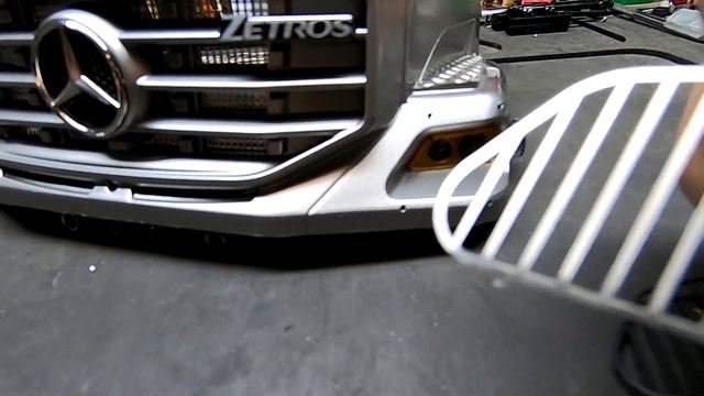 RC.Mercedes Benz Zetros 2743.Часть 2.Работаю с кабиной. смотреть онлайн