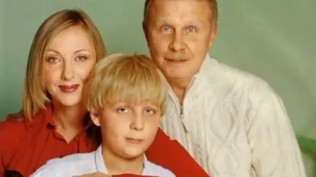 Актриса Елена Яковлева впервые показала мужа и сына, и рассказала всю правду о браке