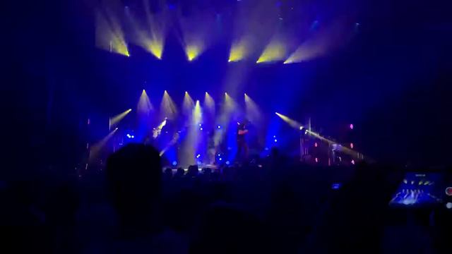 Hands Like Houses - Tilt смотреть онлайн