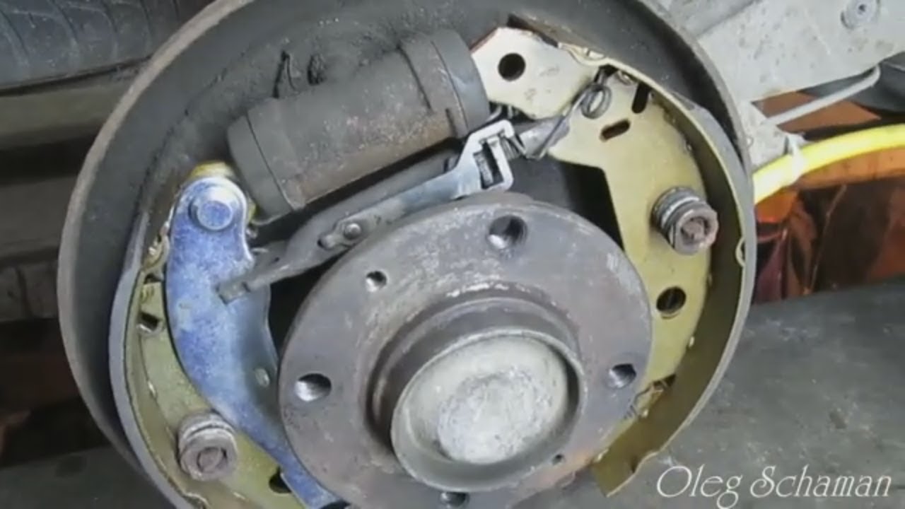 Citroen Xsara. Замена тросиков ручника и барабанных тормозных колодок смотреть онлайн