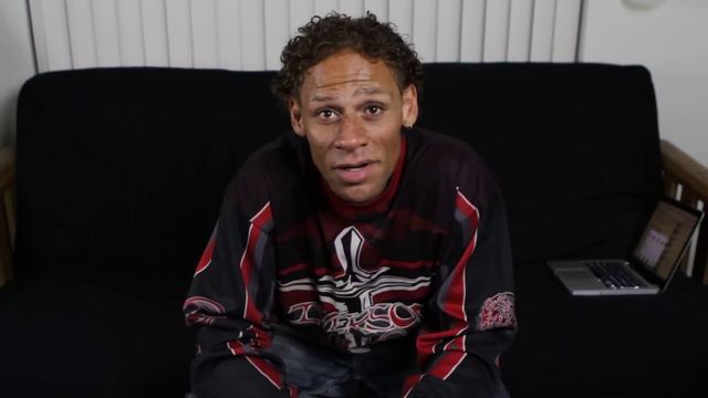 Red the Man Without the Machine Looking for Chris Brown! смотреть онлайн