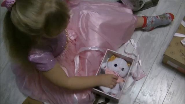 Басик и Ли-Ли. Новый год 2019. Распаковка, подарки и фейерверки!!! смотреть онлайн