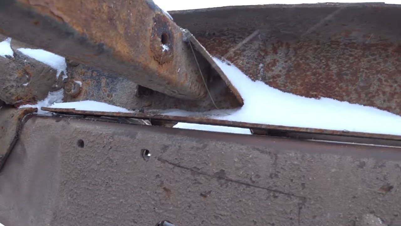 ЗАЗОР МЕЖДУ РАМОЙ И ПОЛУРАМНИКОМ / РЕШИЛ ПОДЛОЖИТЬ ПОЖАРНЫЙ РУКАВ / ПОГОДА НЕ ДАЁТ РАБОТАТЬ смотреть онлайн