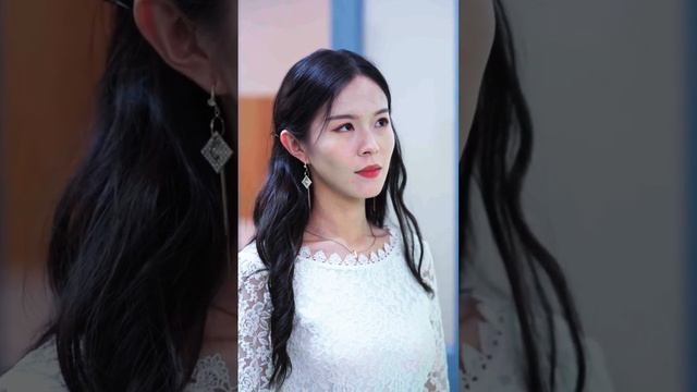 女主角工作造假被拆穿，裝可憐博取霸道總裁同情，白富美利用規則開始反擊！ 【無敵反派】#27-35 смотреть онлайн