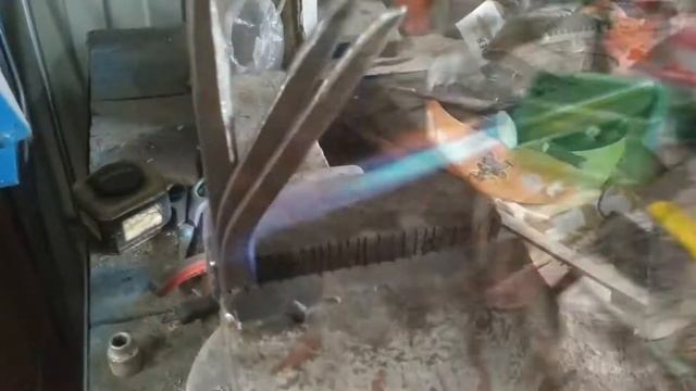 Перчатка Фредди Крюгера, своими руками, как мы её видим смотреть онлайн