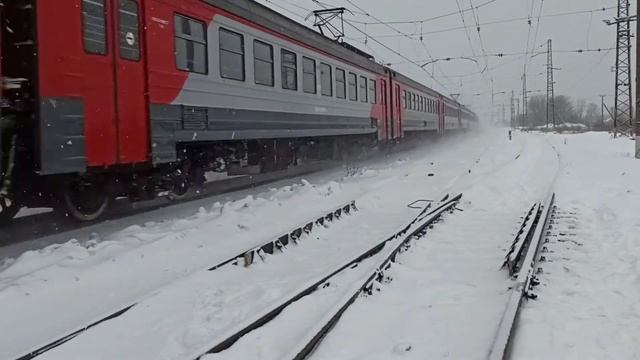 "Летит" ЭД4М-0119 №6705 сообщением Виноградово-Москва-Казанская отправляется со станции Бронницы смотреть онлайн