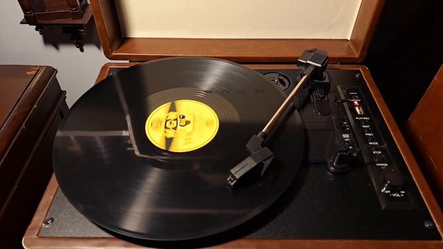 A Written Guarantee. Betty Garrett & Larry Parks. MGM 78rpm Record. Bush Crosley Portable