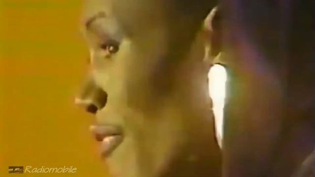 Grace Jones (Live '87) - I'm not perfect ... смотреть онлайн