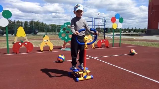 Фестиваль "Мир детства" Спортивная площадка смотреть онлайн