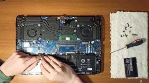 Разборка Ноутбука Acer Nitro 5 AN515-44-R3XF и подключение диска и оперативной памяти.