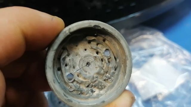 Кофемашина Delonghi, плохо льёт, замена сита термоблока. смотреть онлайн