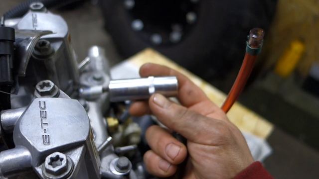 Свечник на снегоход с мотором Е- тек смотреть онлайн