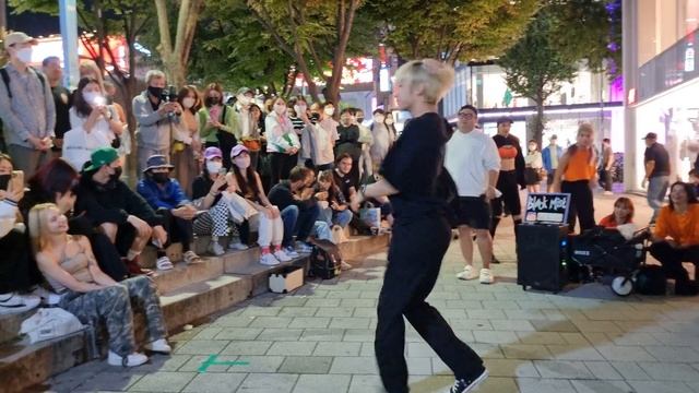 MONDAY. BLACK MIST. GUEST: MYEONGJIN. DYNAMIC SUPERB INTERACTIVE BUSKING. HONGDAE. [PLAY] смотреть онлайн
