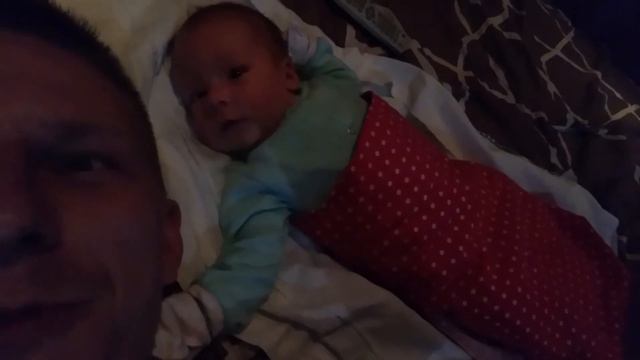 8.07.19 Лежу с папой и икаю))) смотреть онлайн