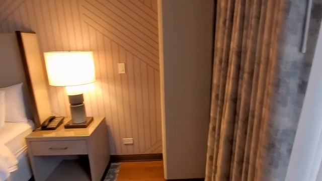Marriott Minneapolis City Center | One Bedroom Bi Level Suite | NEWLY REMODELED! смотреть онлайн
